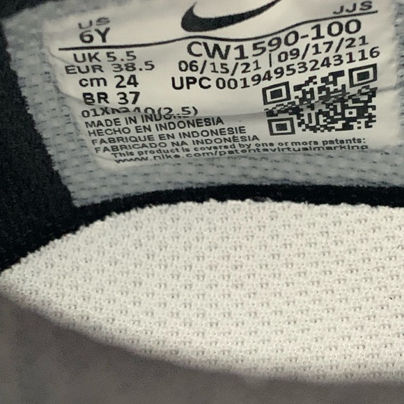 Nike Dunk Low Retro White Black ’PANDA’ (2021) GS - Picture 8 of 11